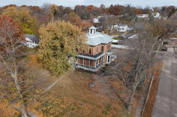 $440,000 | 402 West Lincoln Way, Morrison, IL 61270