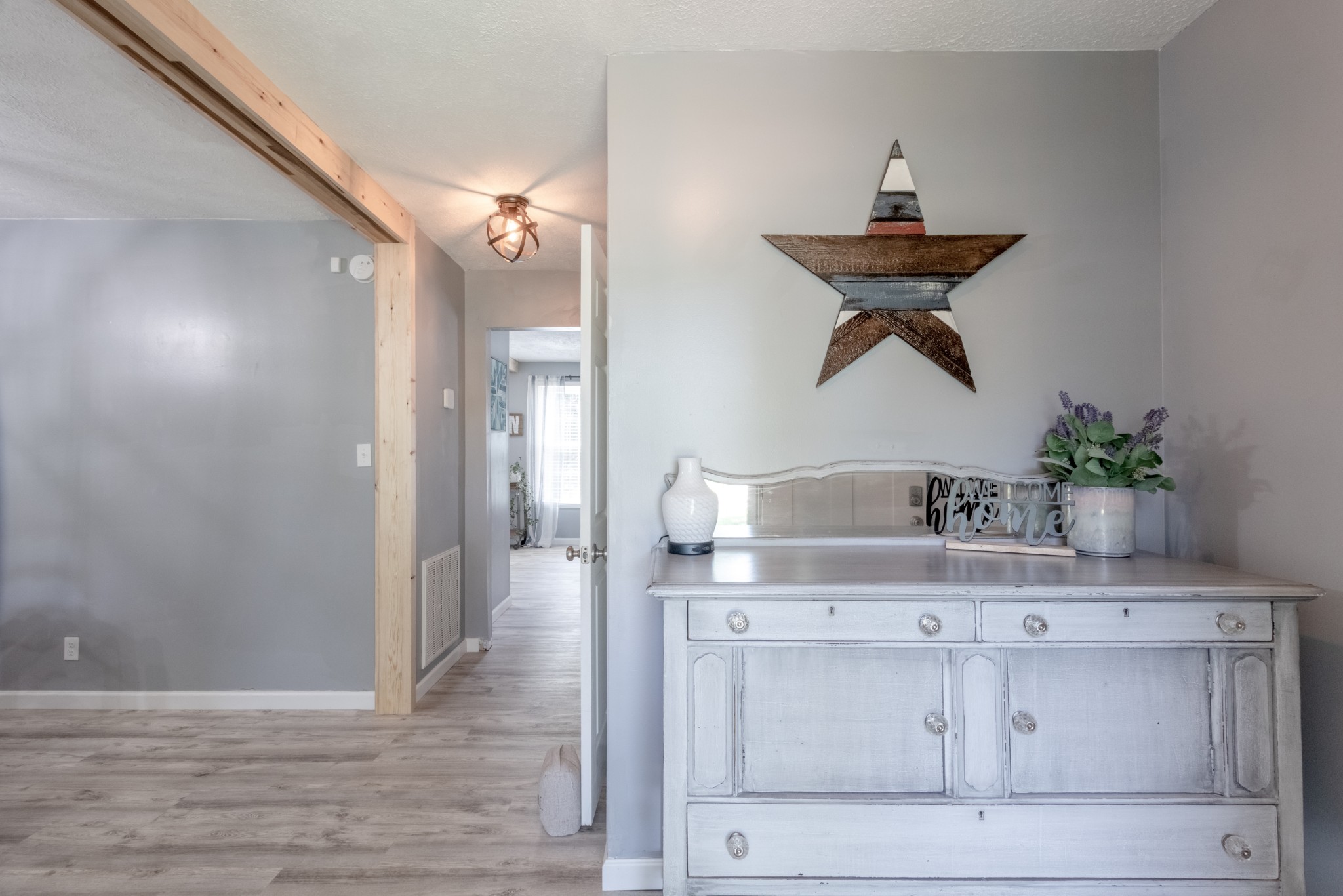 1002 Rossview Road Clarksville, TN 37043 - Photo 3 of 25 Gallery Image 3