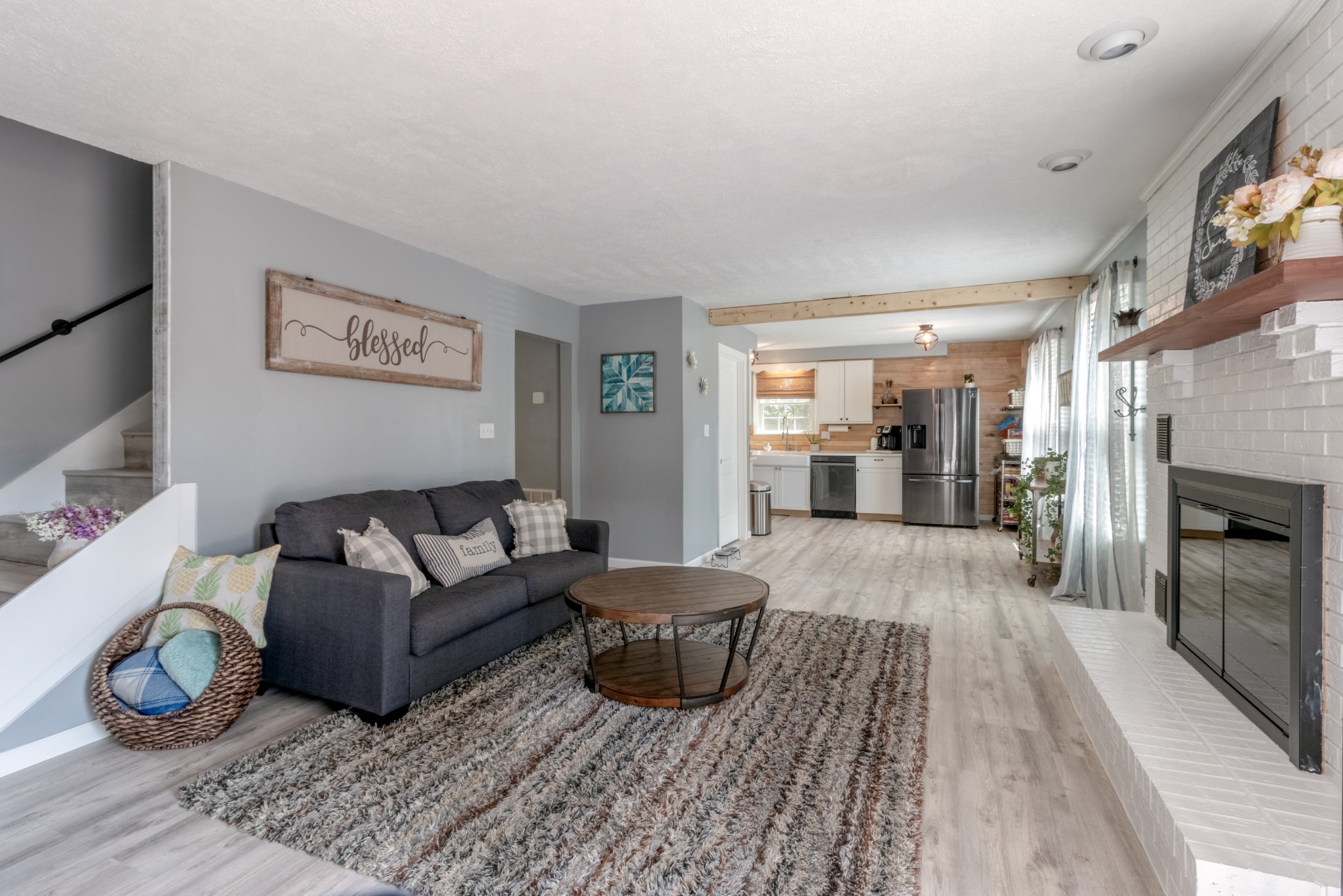 1002 Rossview Road Clarksville, TN 37043 - Photo 6 of 25 Gallery Image 6
