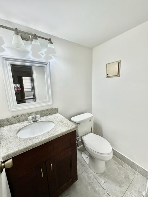4067 Exeter Boca Raton, FL 33434 - Photo 10 of 38 1/2 Bathroom