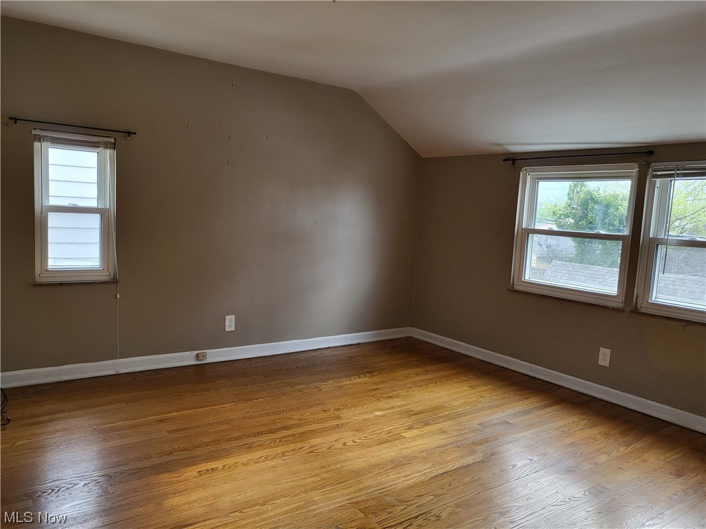 6146 Kelsey Road Cleveland, OH 44129 - Photo 4 of 26