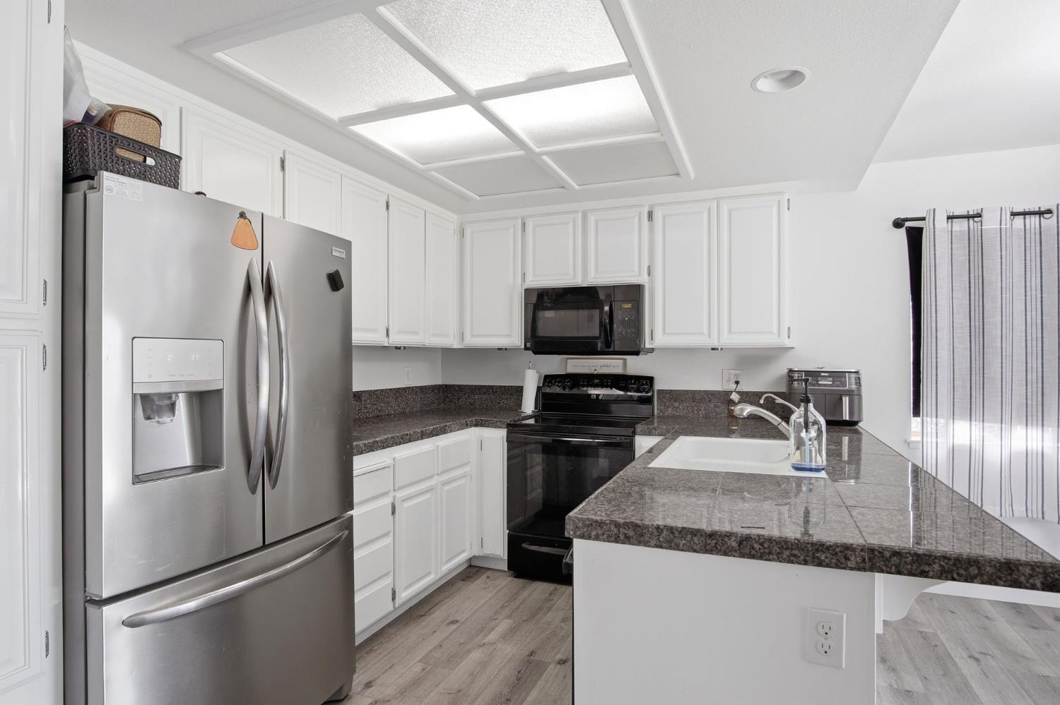 3816 Wichita Way Modesto, CA 95357 - Photo 12 of 26