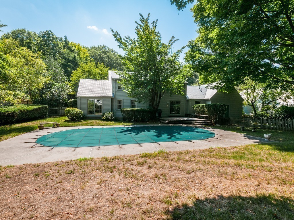 77 Fairway Road Brookline, MA 02467 - Photo 19 of 22 Gallery Image 19