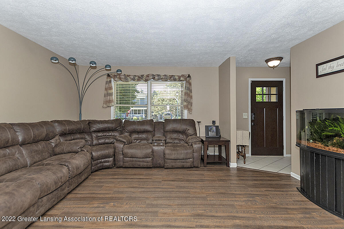 4512 Gull Road Lansing, MI 48917 - Photo 10 of 32 _DSC6235