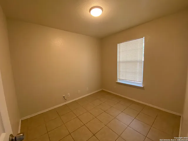 $1,500 | 10614 Shaenmeadow, San Antonio, TX 78254
