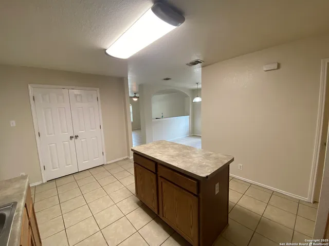 $1,500 | 10614 Shaenmeadow, San Antonio, TX 78254