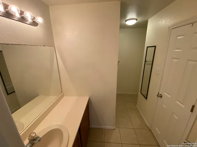 $1,500 | 10614 Shaenmeadow, San Antonio, TX 78254