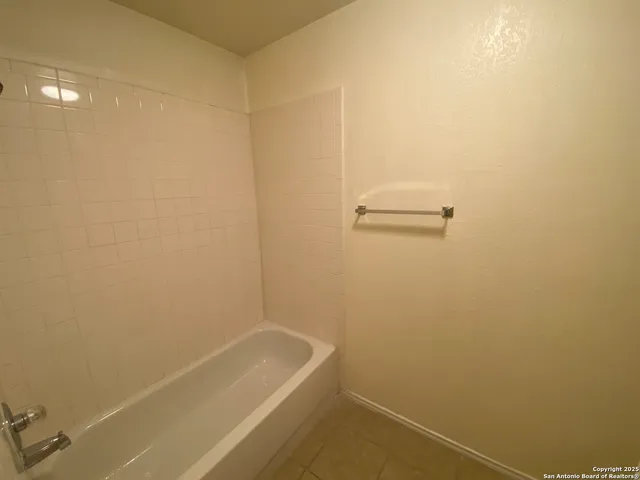 $1,500 | 10614 Shaenmeadow, San Antonio, TX 78254