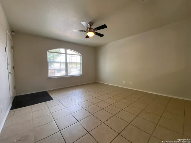 $1,500 | 10614 Shaenmeadow, San Antonio, TX 78254