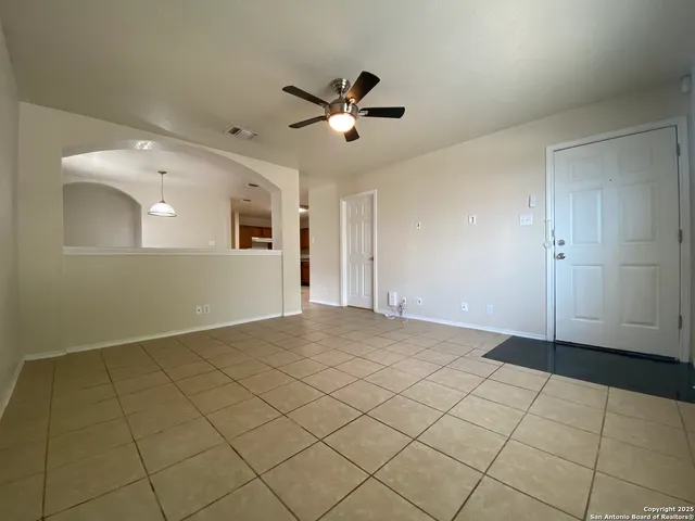 $1,500 | 10614 Shaenmeadow, San Antonio, TX 78254