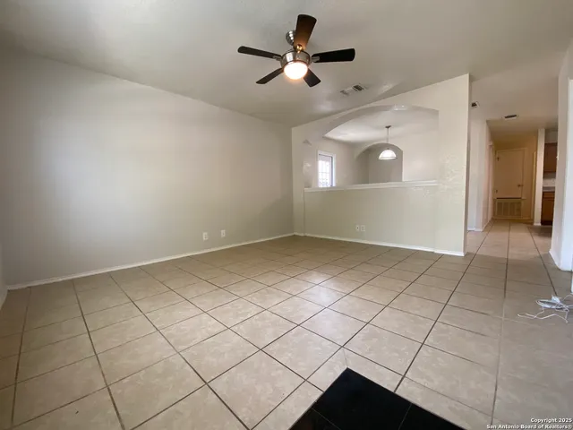 $1,500 | 10614 Shaenmeadow, San Antonio, TX 78254