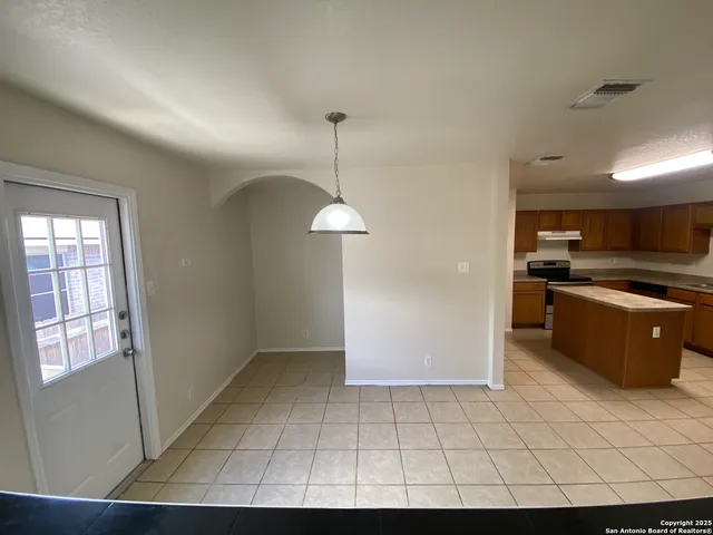 $1,500 | 10614 Shaenmeadow, San Antonio, TX 78254