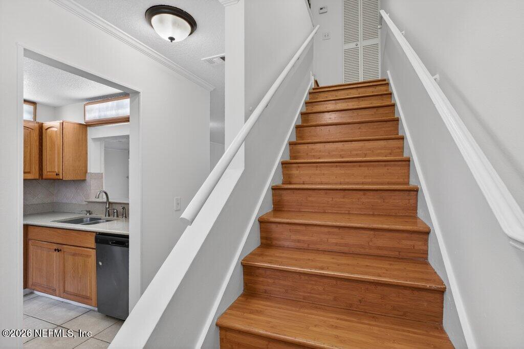 3801 Crown Point Road, Unit 2072 Jacksonville, FL 32257 - Photo 24 of 38 a view of entryway and hall