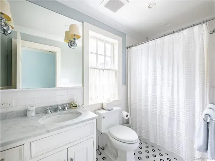 $3,198,000 | 170 Manhasset Woods Road, Manhasset, NY 11030