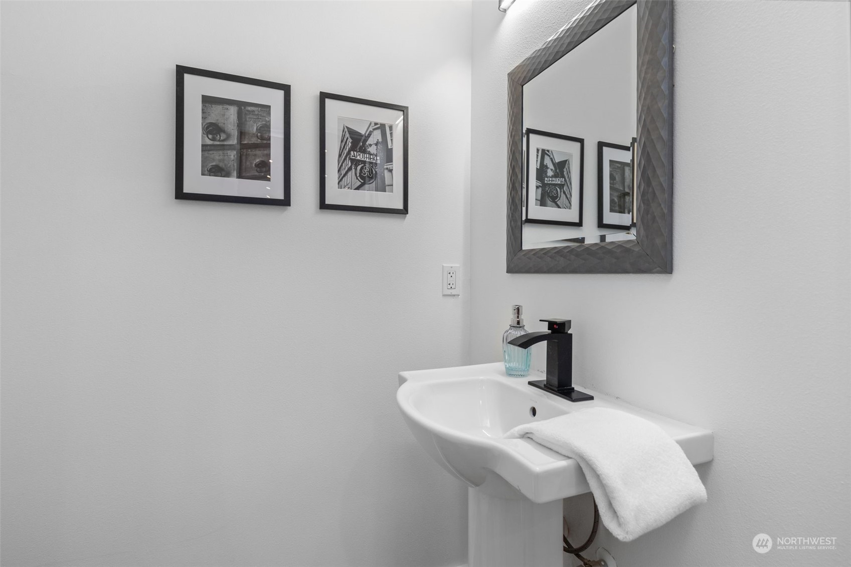 5503 Renton Avenue South Seattle, WA 98118 - Photo 16 of 39 a bathroom with a sink and mirror
