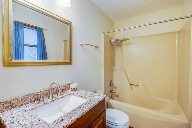 $155,000 | 10428 Riverbend Circle, Moss Point, MS 39562