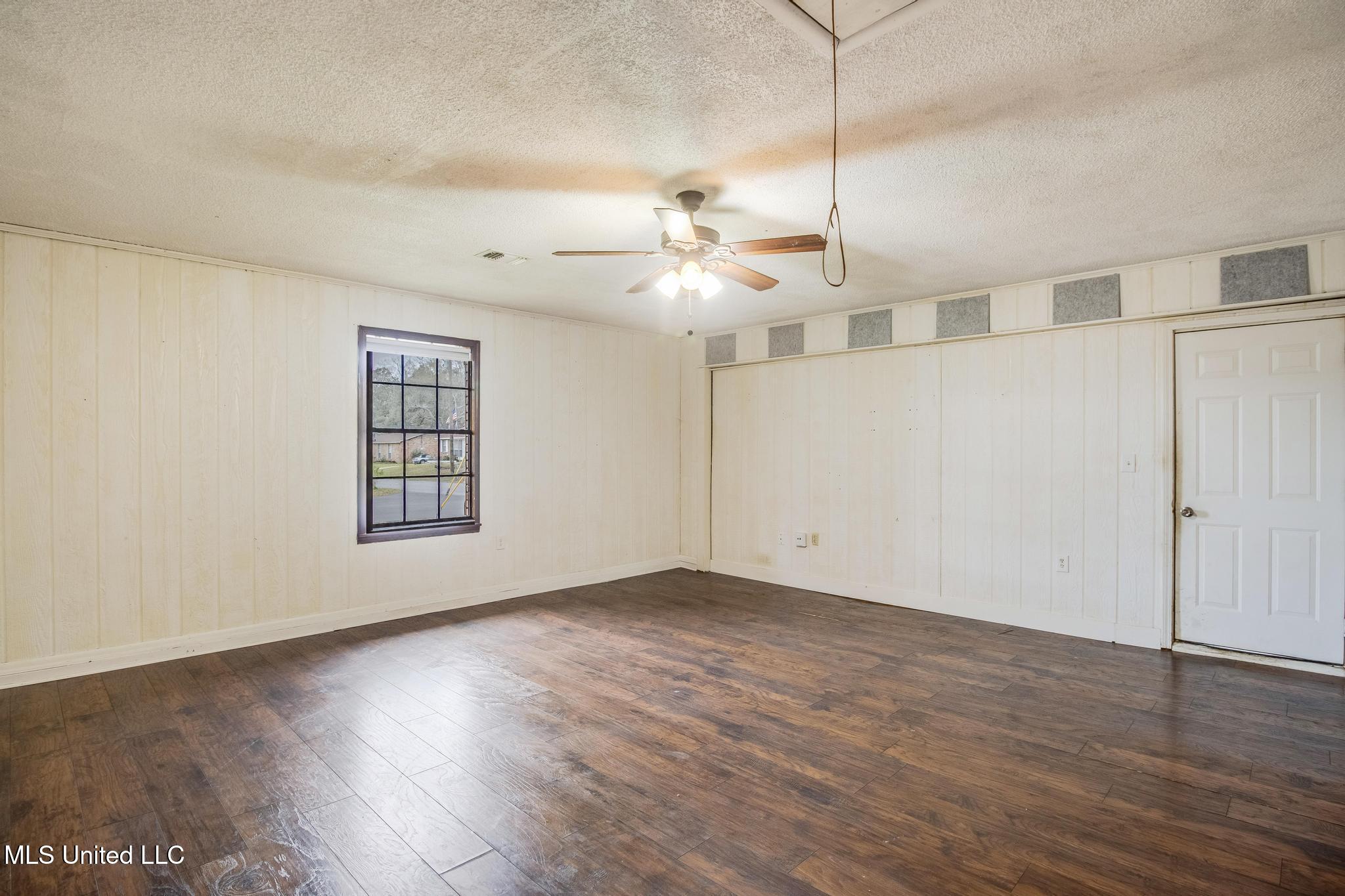 10428 Riverbend Circle Moss Point, MS 39562 - Photo 9 of 19 IMG_5039