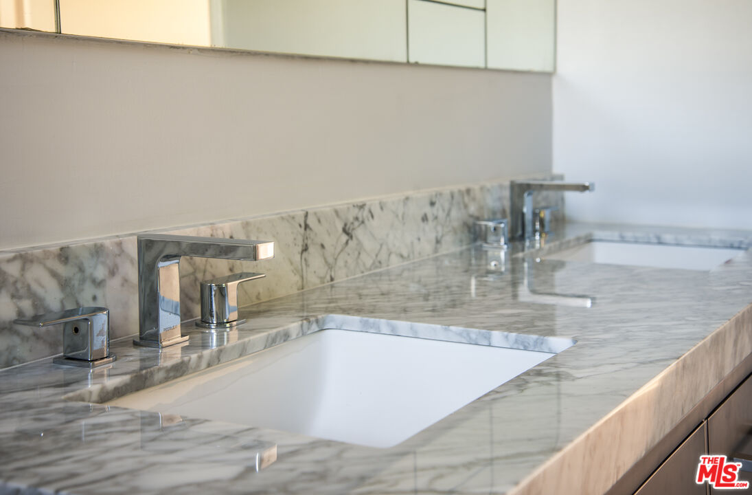 11144 Valley Spring Place Studio City, CA 91602 - Photo 20 of 36