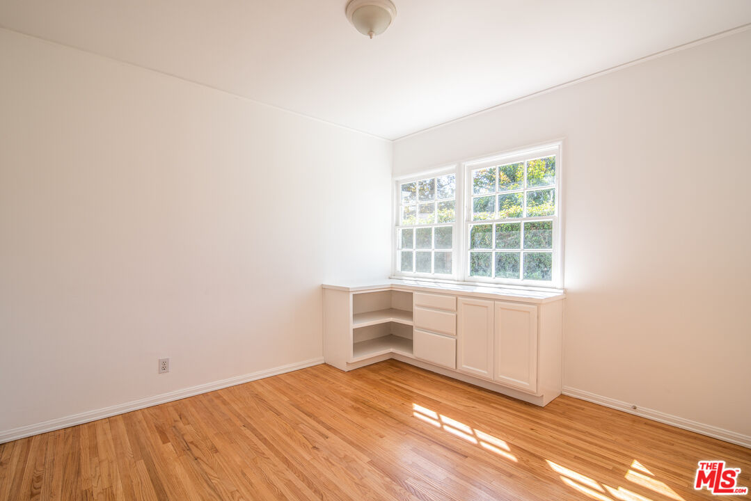 11144 Valley Spring Place Studio City, CA 91602 - Photo 26 of 36 an empty room with windows