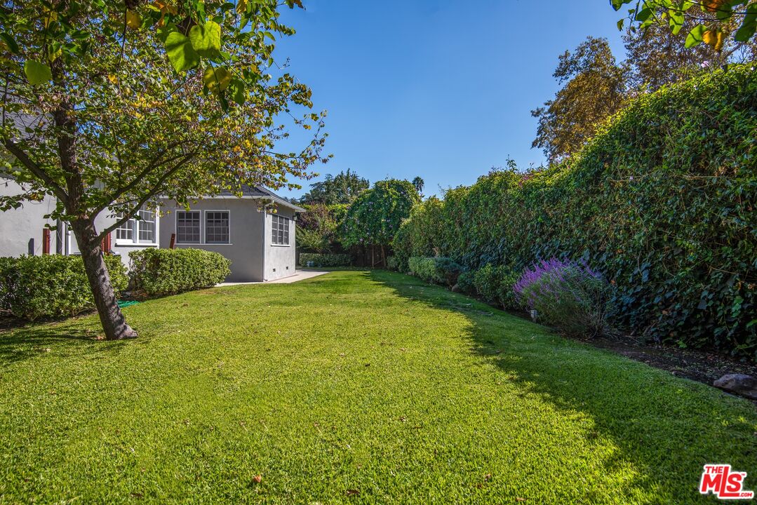 11144 Valley Spring Place Studio City, CA 91602 - Photo 30 of 36