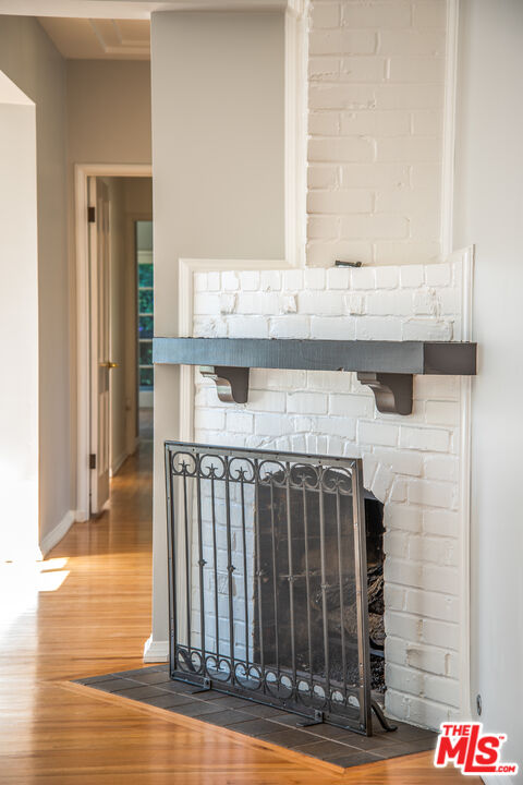 11144 Valley Spring Place Studio City, CA 91602 - Photo 10 of 36 a bathroom with a sink and a mirror