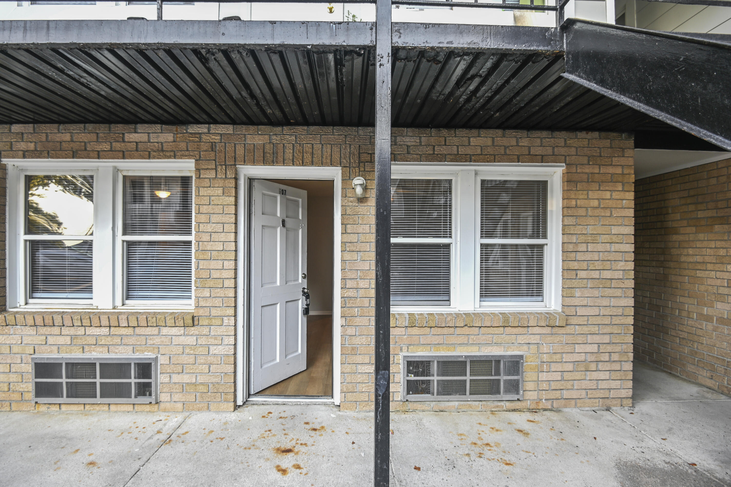 2107 Rondo Street, Unit 107 Charleston, SC 29414 - Photo 2 of 12 _DSC7957