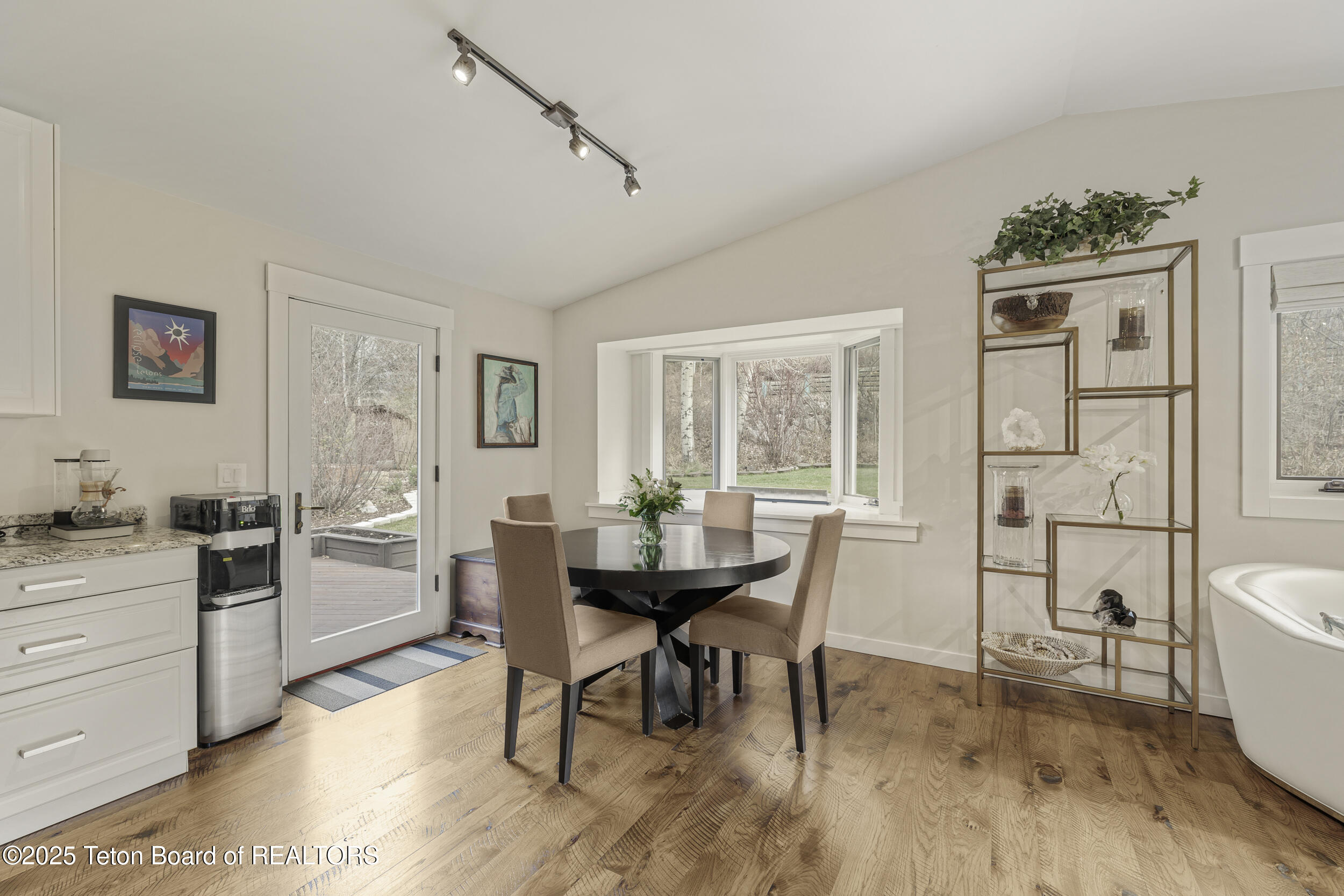 2022 Hidden Ranch Loop Jackson, WY 83001 - Photo 12 of 30 Dining