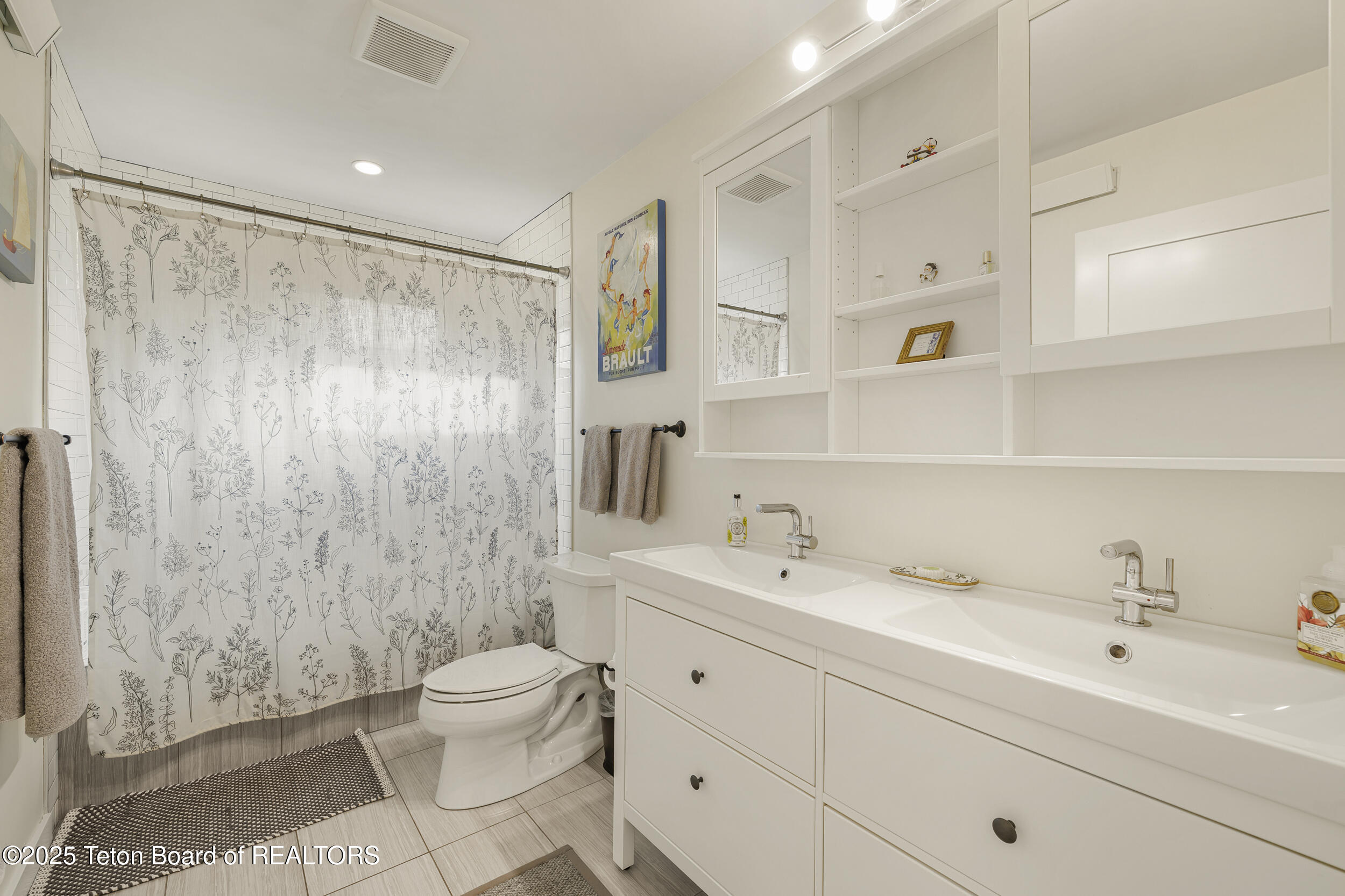 2022 Hidden Ranch Loop Jackson, WY 83001 - Photo 14 of 30 Guest Bathroom 1