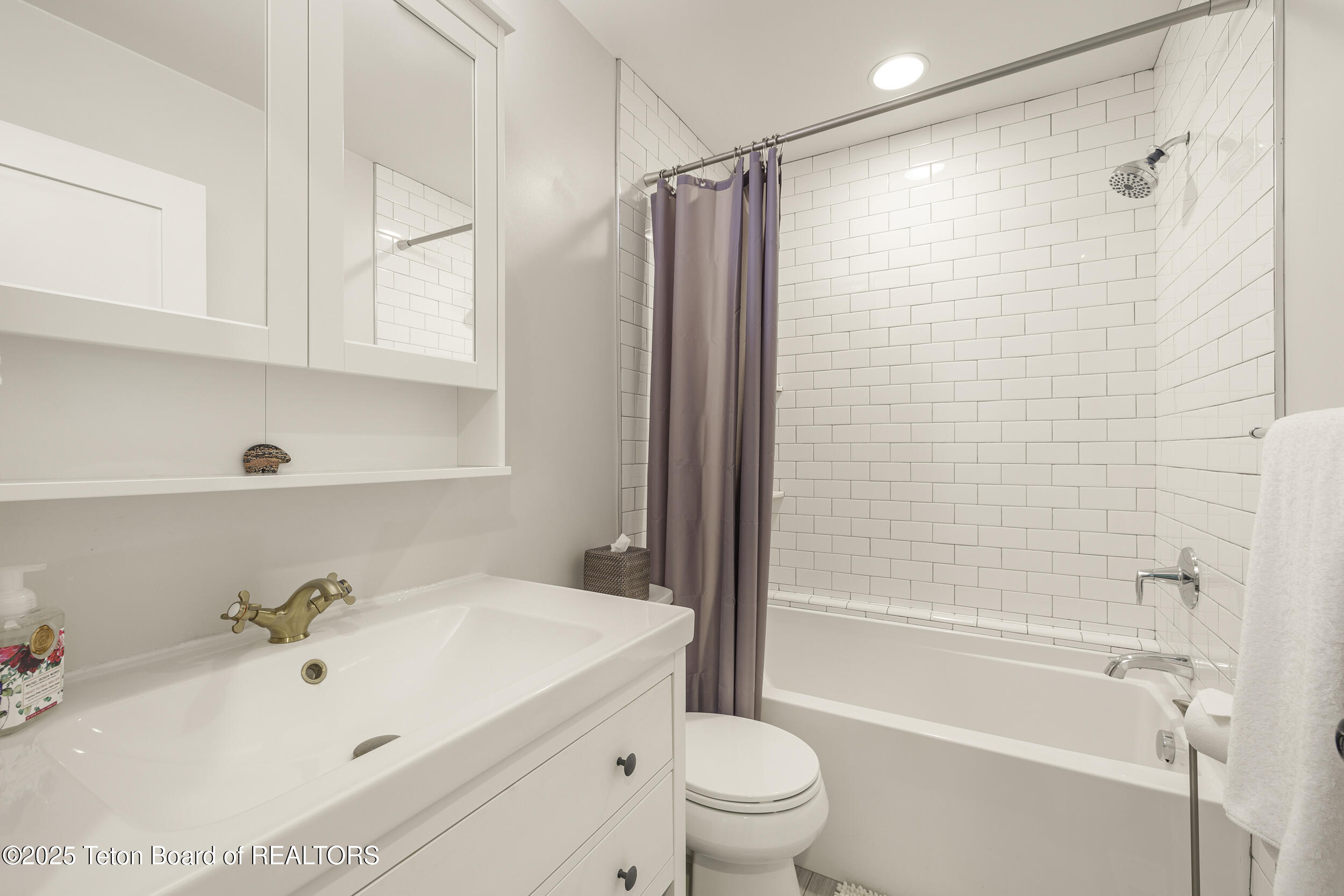 2022 Hidden Ranch Loop Jackson, WY 83001 - Photo 16 of 30 Guest Bathroom 2