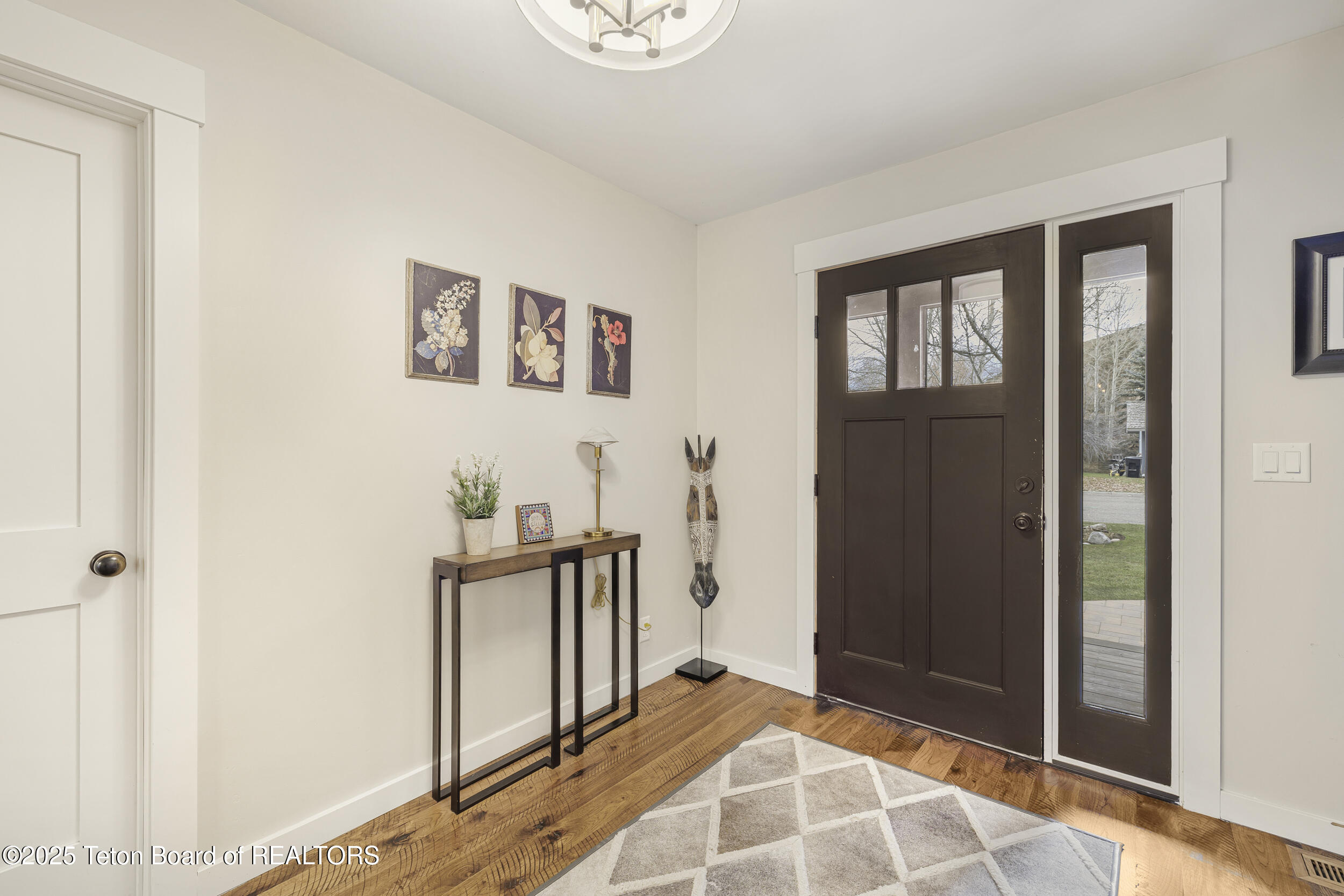 2022 Hidden Ranch Loop Jackson, WY 83001 - Photo 5 of 30 Entry