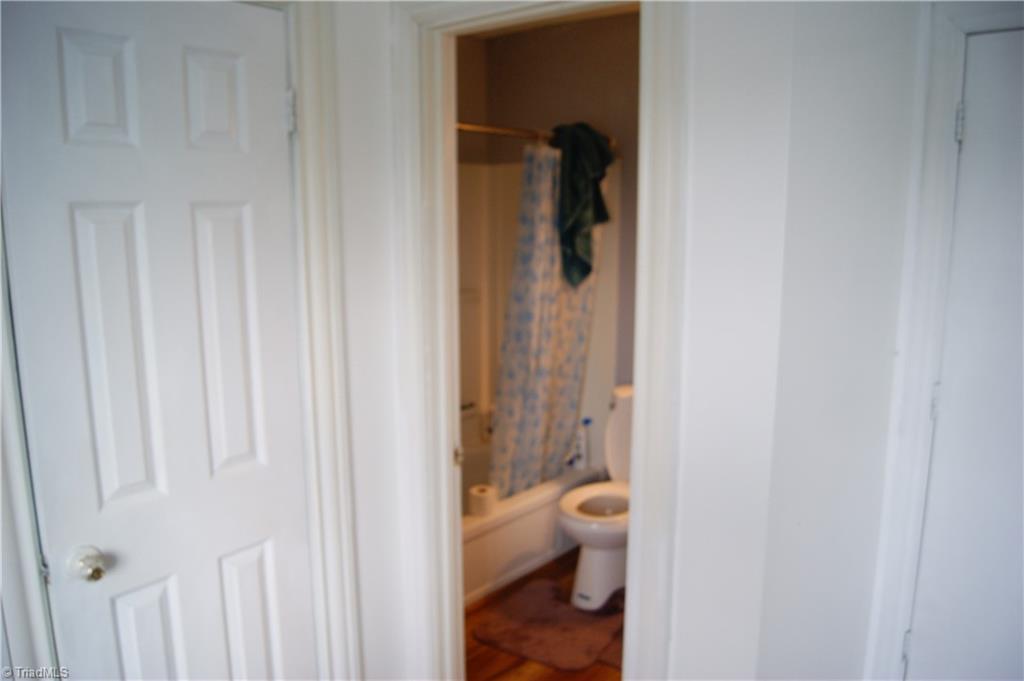 5703 Bramblegate Road Greensboro, NC 27409 - Photo 10 of 22