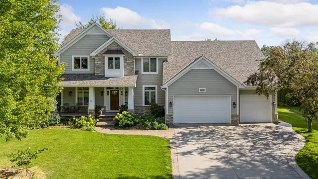 $925,000 | 1646 Isabella Parkway, Chaska, MN 55318