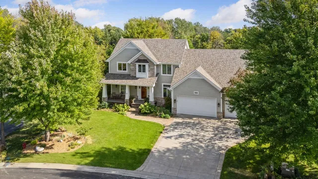$925,000 | 1646 Isabella Parkway, Chaska, MN 55318