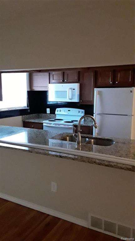 526 West 14 Mile Road Clawson, MI 48017 - Photo 4 of 11