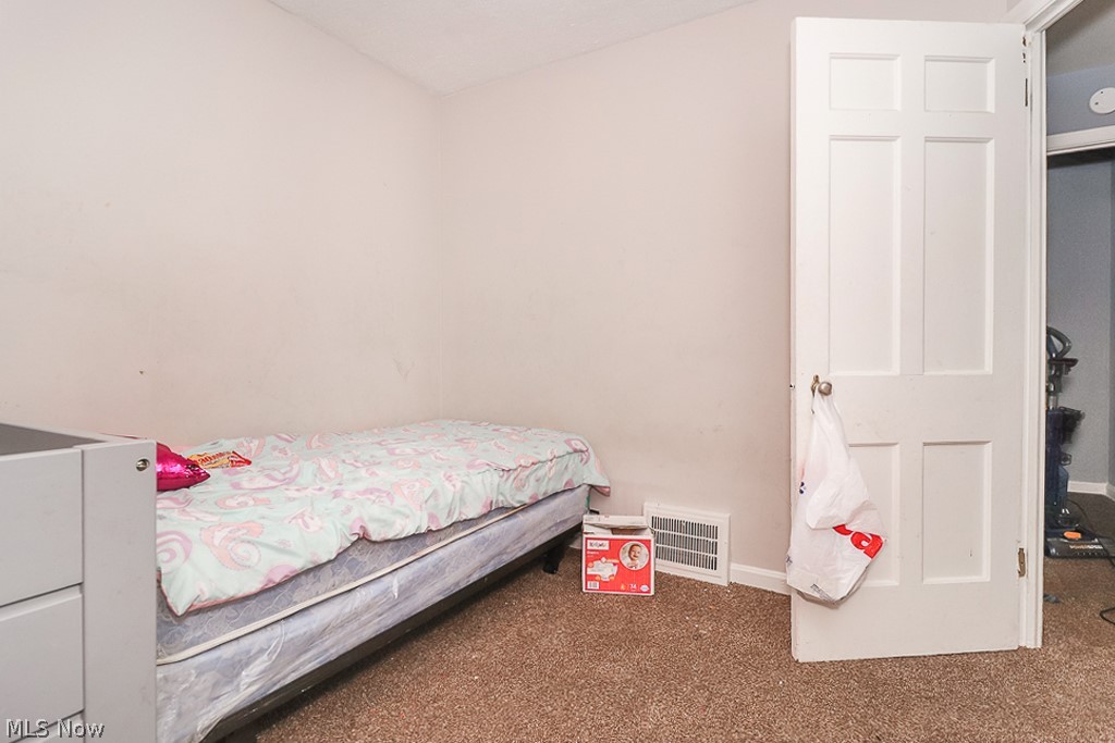 4326 Redding Road Cleveland, OH 44109 - Photo 17 of 33