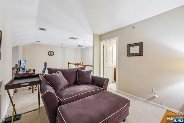 $540,000 | 175 Rochelle Avenue, Unit 321, Rochelle Park, NJ 07662