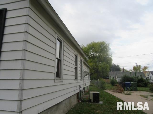 423 North 3rd Street Clinton, IA 52732 - Photo 5 of 9 Gallery Image 5
