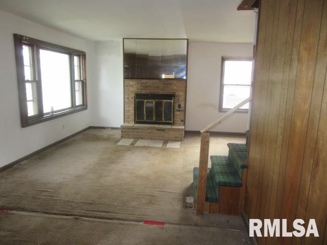 423 North 3rd Street Clinton, IA 52732 - Photo 7 of 9 Gallery Image 7