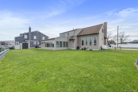 $899,000 | 3414 Riverside Drive, Oceanside, NY 11572