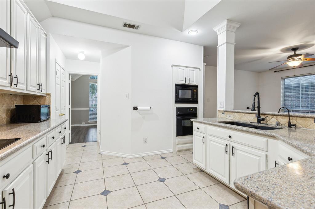 400 Moss Hill Road Irving, TX 75063 - Photo 10 of 26 Built-in Appliances