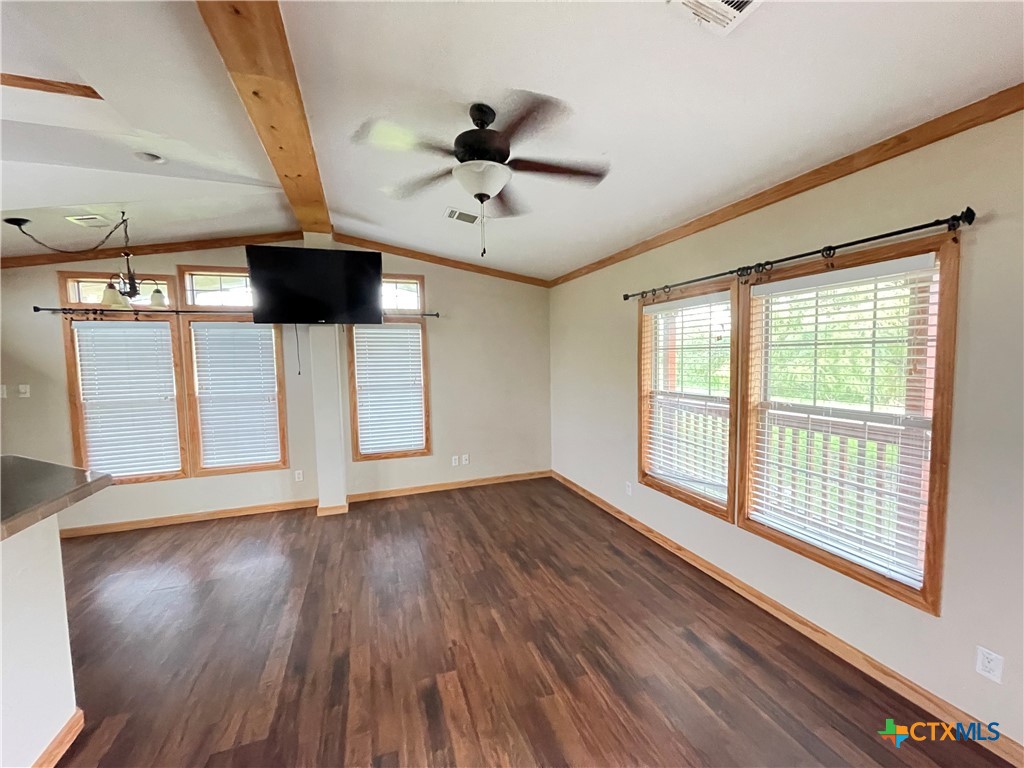 543 Morris Town Road Victoria, TX 77905 - Photo 6 of 15