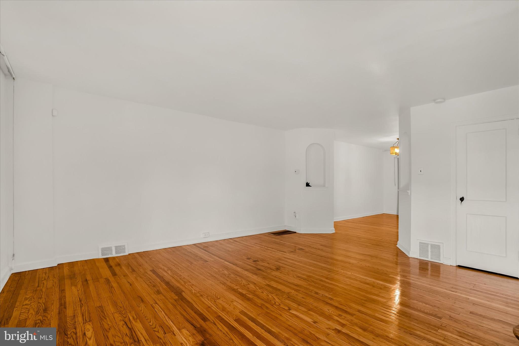 7951 Rugby Street Philadelphia, PA 19150 - Photo 4 of 24 Living Room w/closet