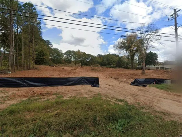 a view of a yard with a yard