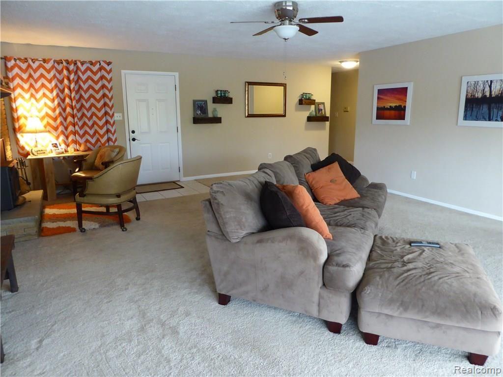 3297 Ripple Way White Lake, MI 48383 - Photo 3 of 18 P1010165.JPG