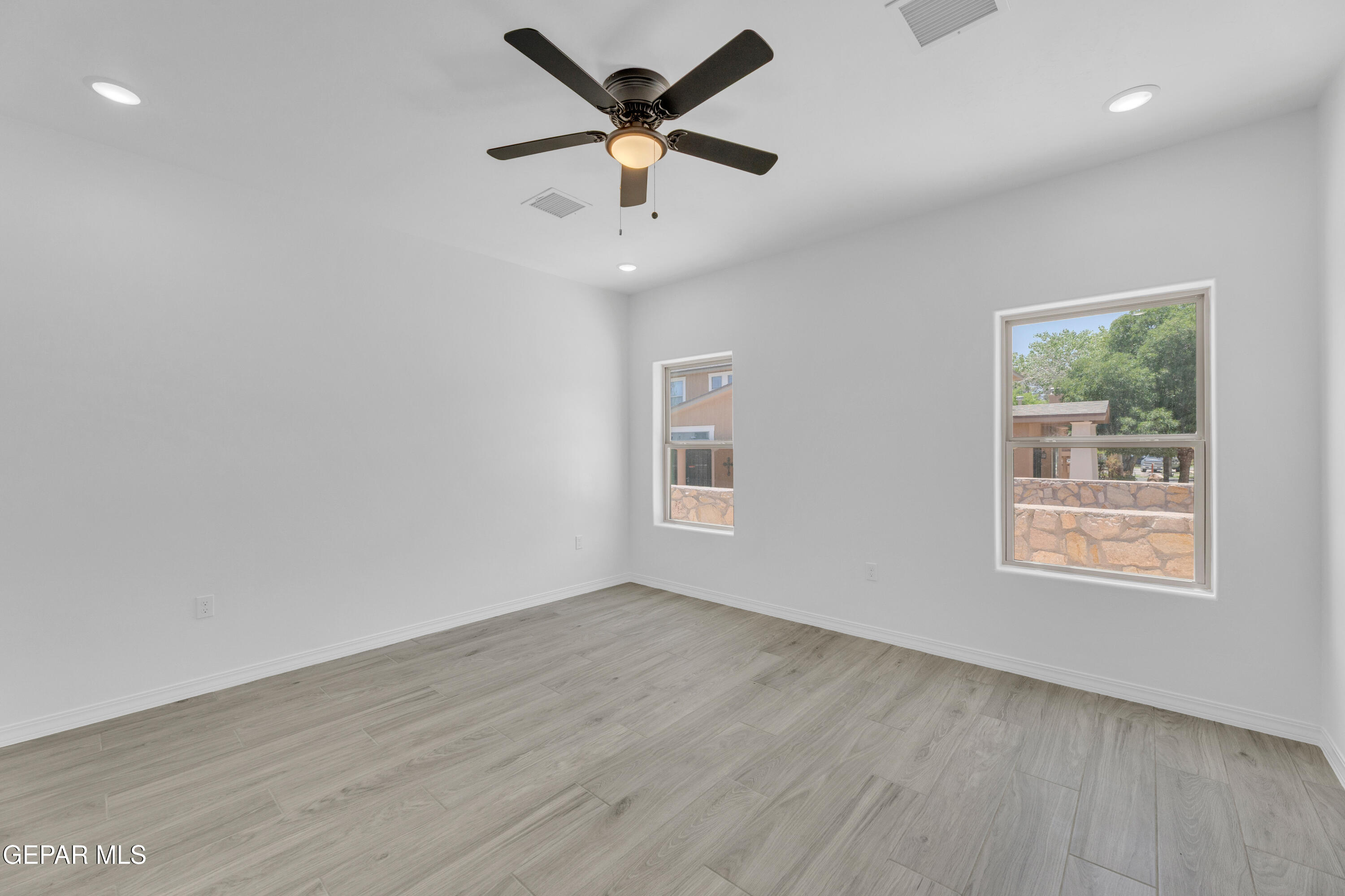 871 Country Club Road, Unit 4C El Paso, TX 79932 - Photo 33 of 50 12 (1)