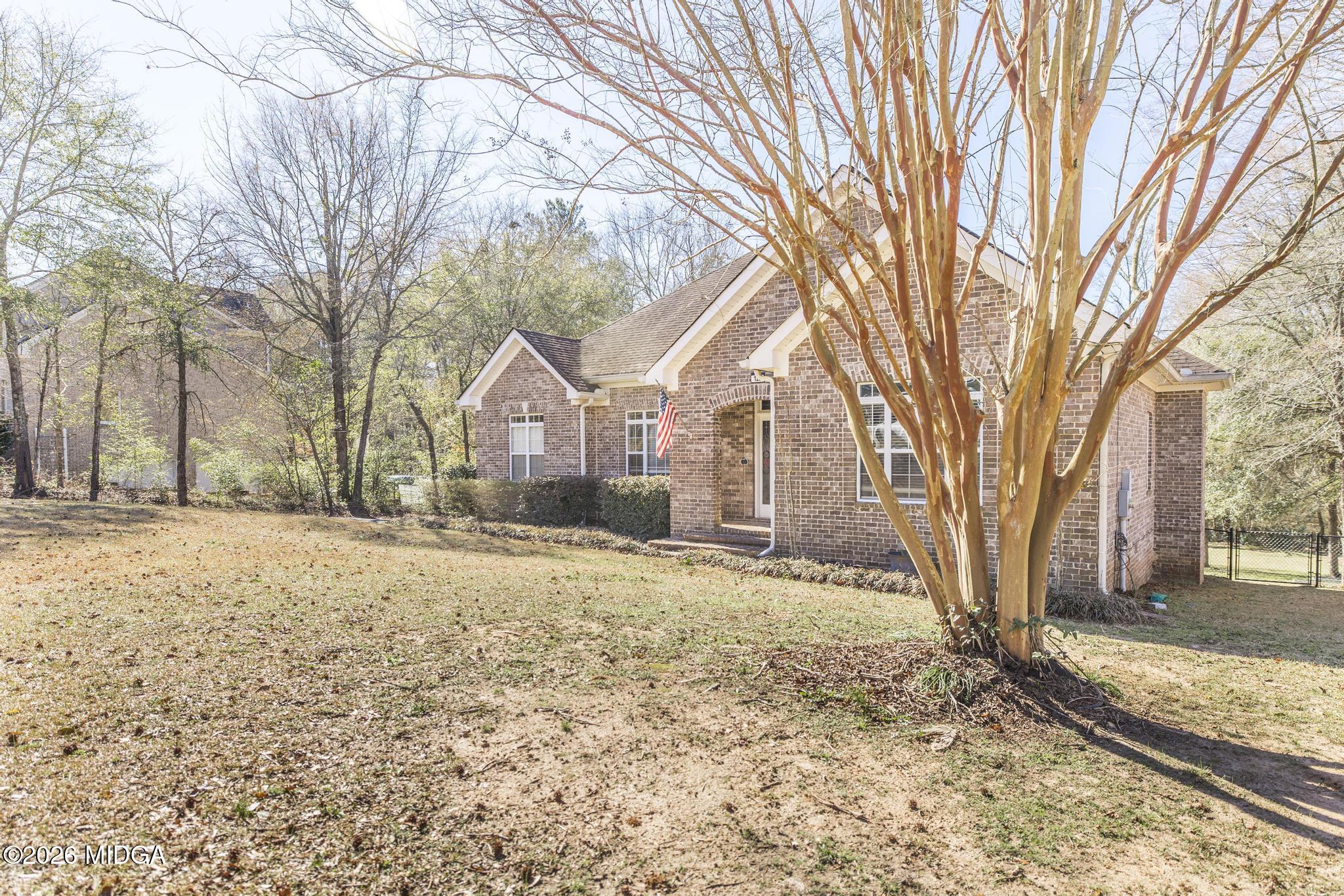 126 Pineworth Pointe Drive Macon, GA 31206 - Photo 3 of 50 126 Pineworth Pointe Dr 3