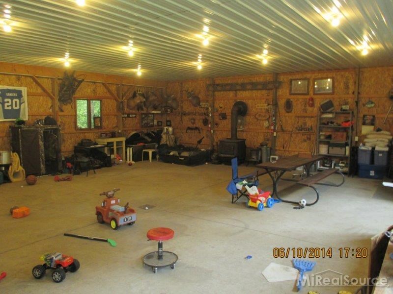 3445 Washburn Road Vassar, MI 48768 - Photo 5 of 21 31197872-4.JPG