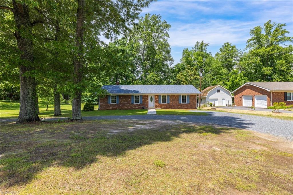 441 Irvin Farm Road Reidsville, NC 27320 - Photo 3 of 37 Gallery Image 3