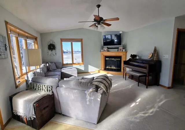 $379,900 | 807 8th Street Southwest, Pipestone, MN 56164