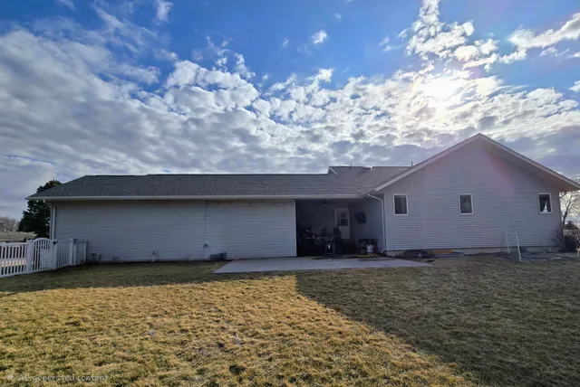 $379,900 | 807 8th Street Southwest, Pipestone, MN 56164